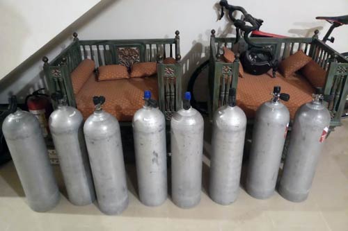 The oxygen tanks are lined up and ready to the ORP Pakistan team's first dive