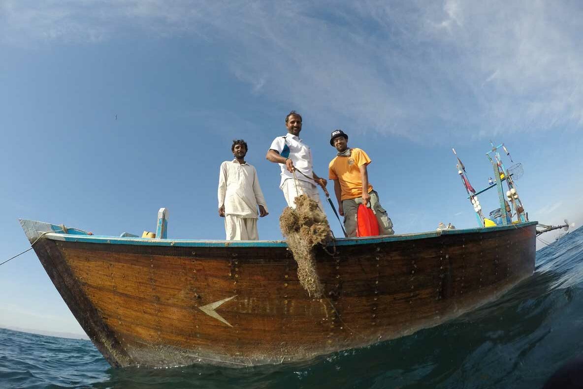 Fishermen removing ghost gear from Indian Ocean