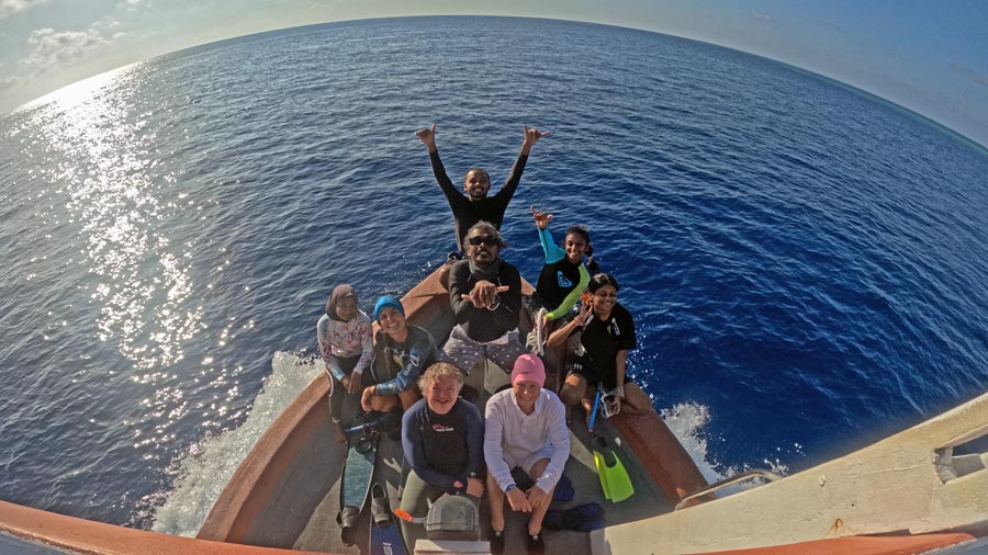 sea-turte-cruise_guests_team Sea turtle cruise guests and crew members group photo. Image.