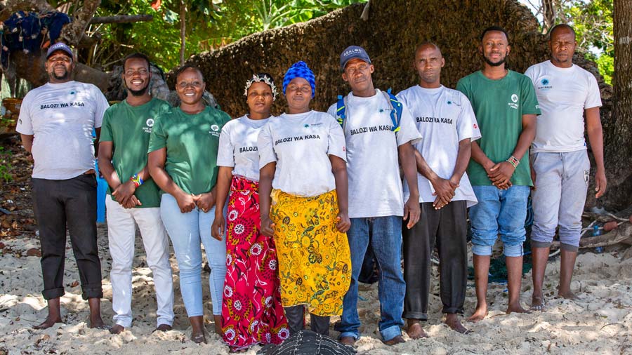 Picture of Chale Jeza BMU memebers and ORP-Kenya staff.